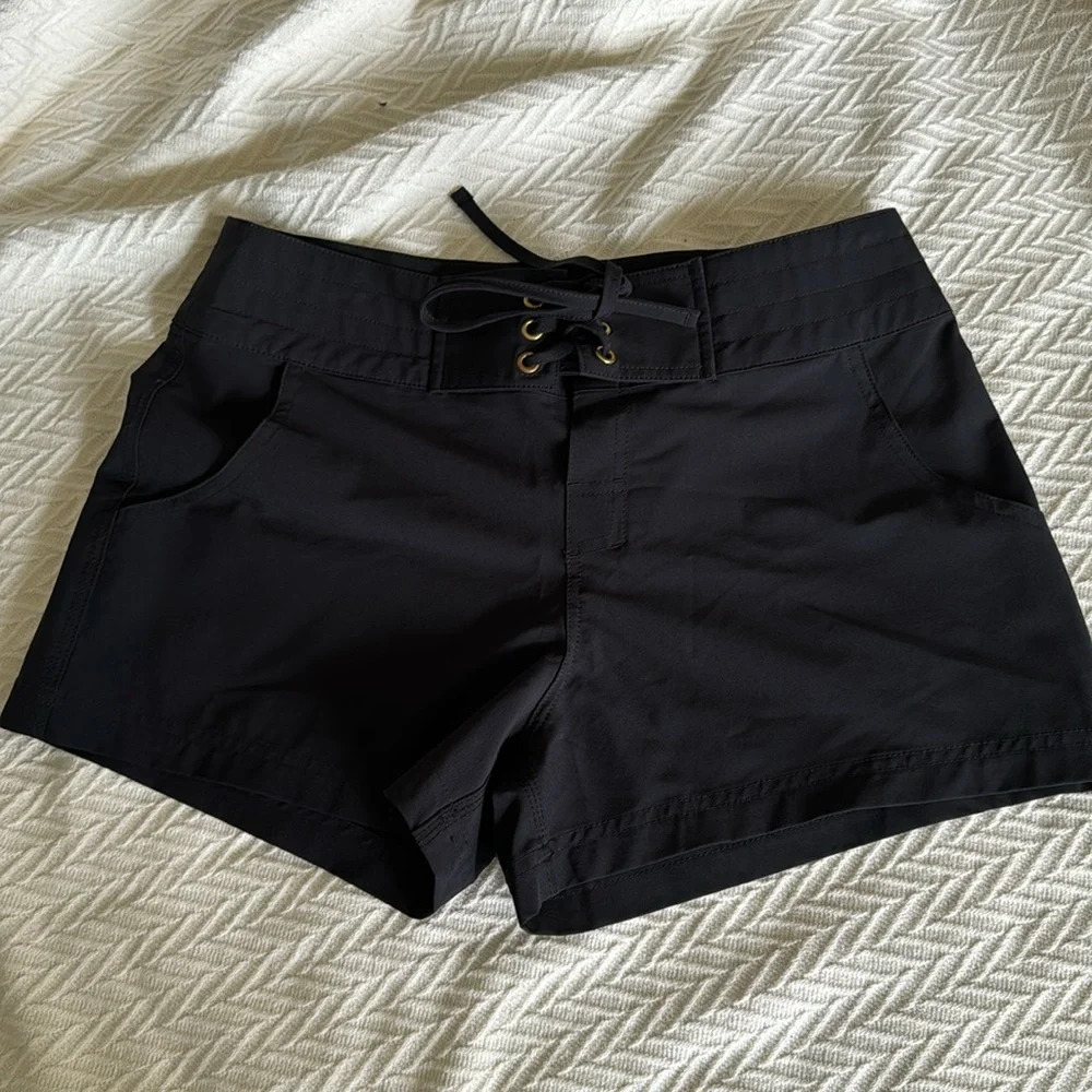 La Blanca 3" All Aboard Drawstring Board Shorts black in size small from macys